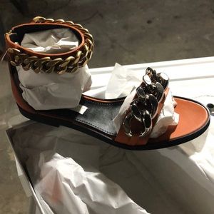 Women’s sandals